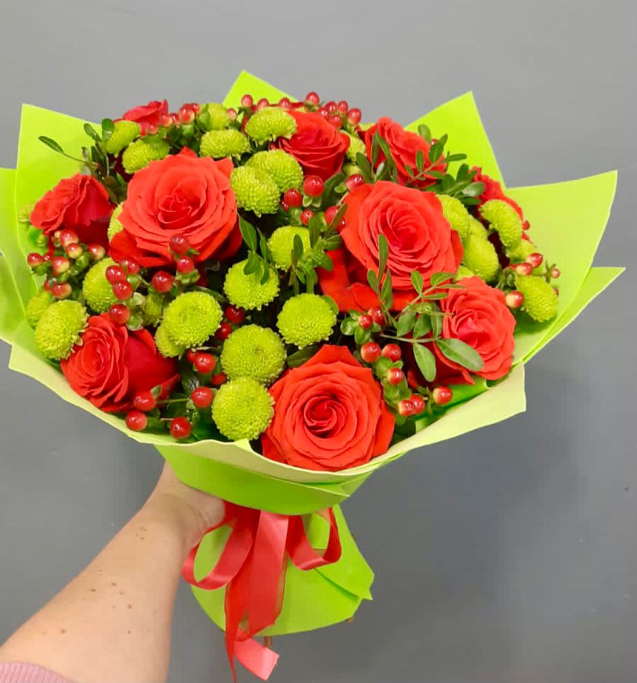 Букет цветов из: Хризантемы и Розы в Волгореченске