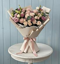 Букет цветов из:  Розы и Лизиантусы в Волгореченске