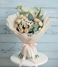 Букет цветов из:  Розы и Лизиантусы в Волгореченске