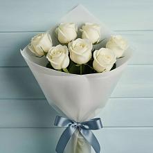Букет 7 Белых роз Эдлесс Лав в Волгореченске