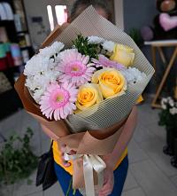 Букет цветов из:  Герберы, Розы и Хризантемы в Волгореченске