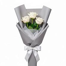 Букет 3 белые розы в Волгореченске