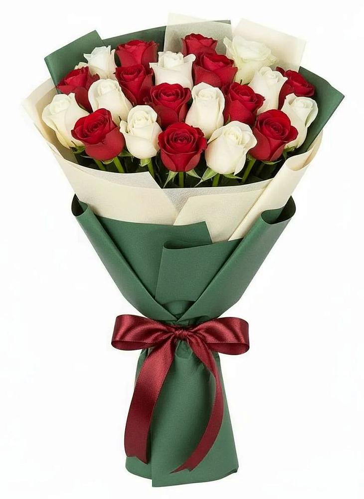 Букет Микс из красных и белых роз в Волгореченске