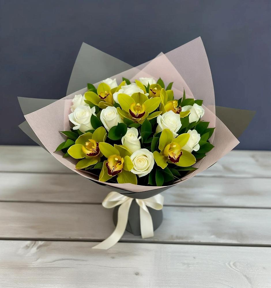 Букет цветов из: Орхидеи и Розы в Волгореченске